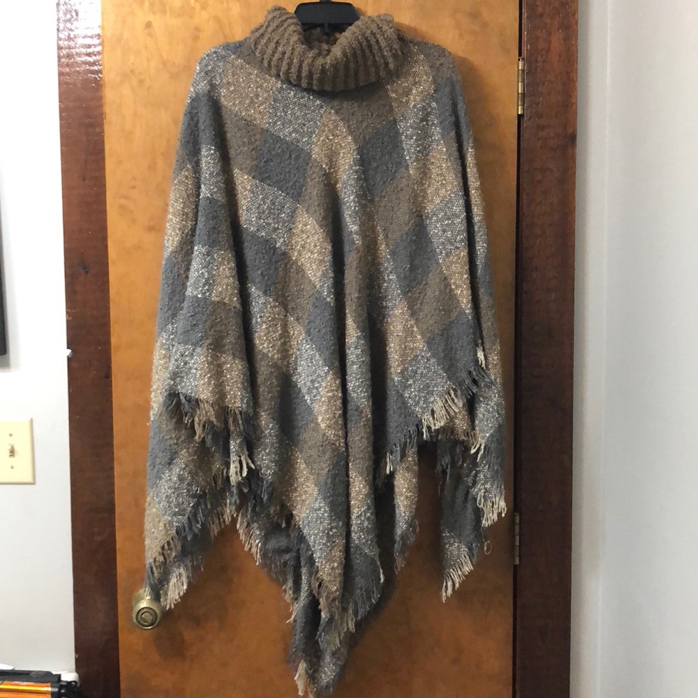 Turtleneck poncho
